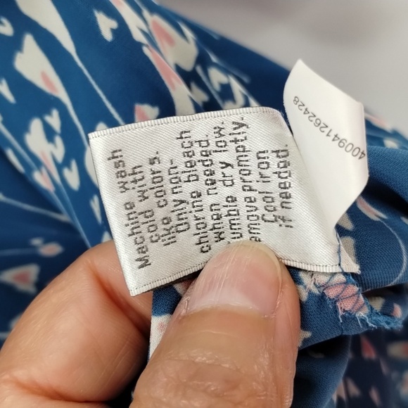 LC Lauren Conrad blue heart print 3/4 button down blouse size medium long sleeve - Picture 6 of 8
